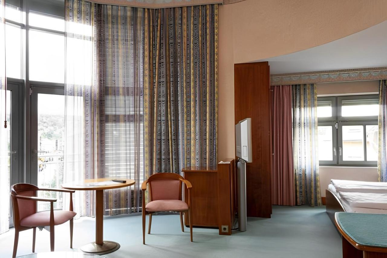 Hotel Am Blauen Wunder Dresden Bagian luar foto