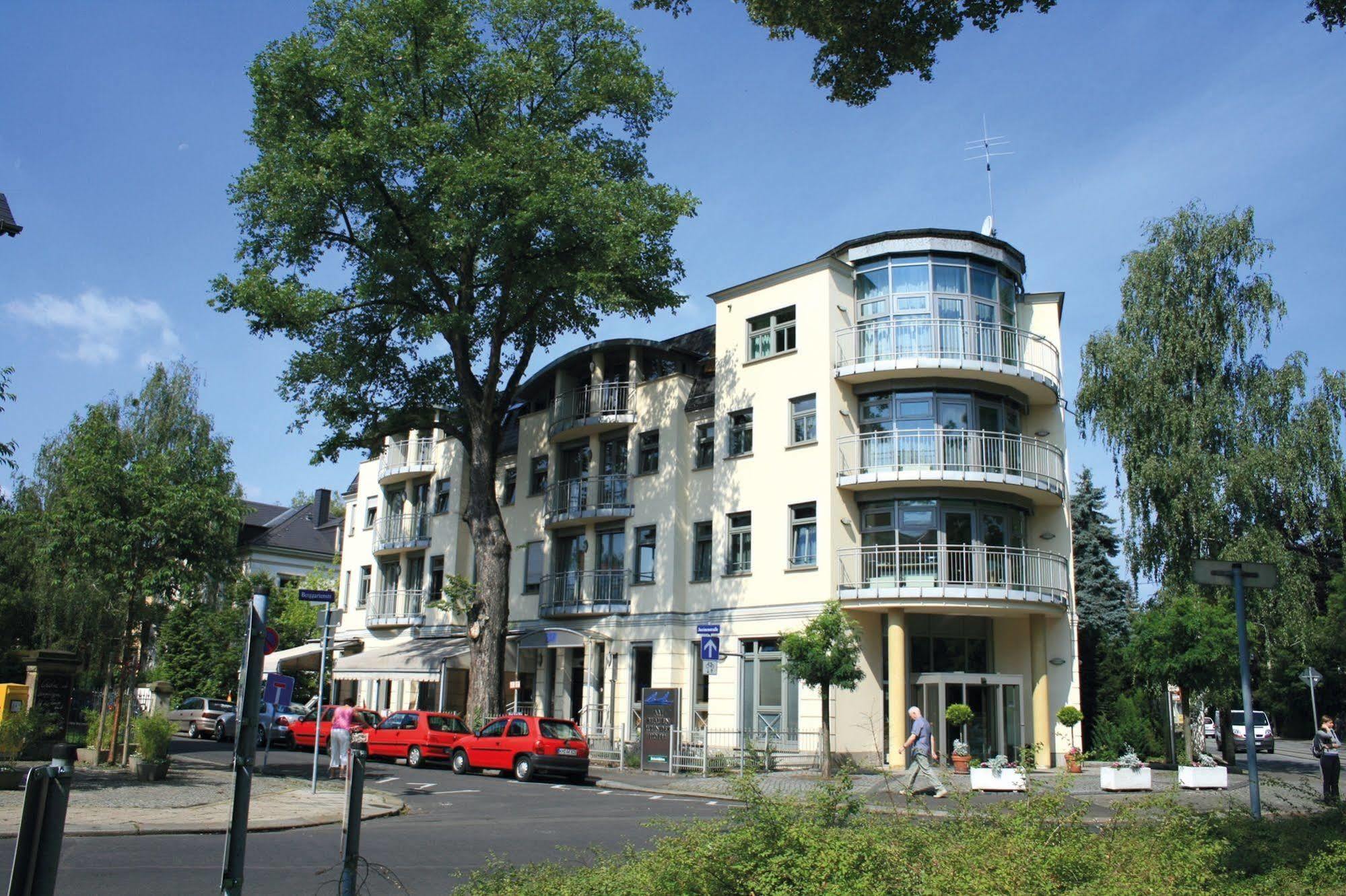 Hotel Am Blauen Wunder Dresden Bagian luar foto